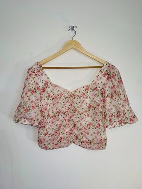 Suzy Shier Pink Floral Sweetheart Puff Sleeve Blouse
